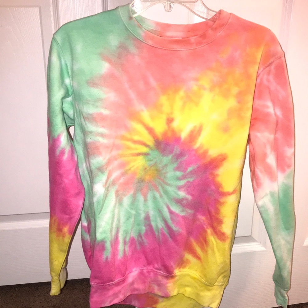 Tie dye sweater. 80% cotton, 20% polyester. Size small.